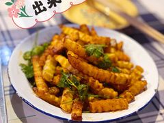 乐山狼牙土豆-马路牙子地桌烤肉(工体店)