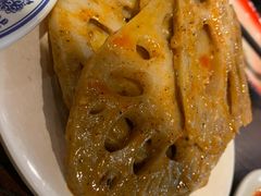 -爆炸头阿姨小四川正宗川味小吃(无任何分店)