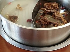-亿诣蝎府炸酱面羊蝎子火锅(酷车小镇店)