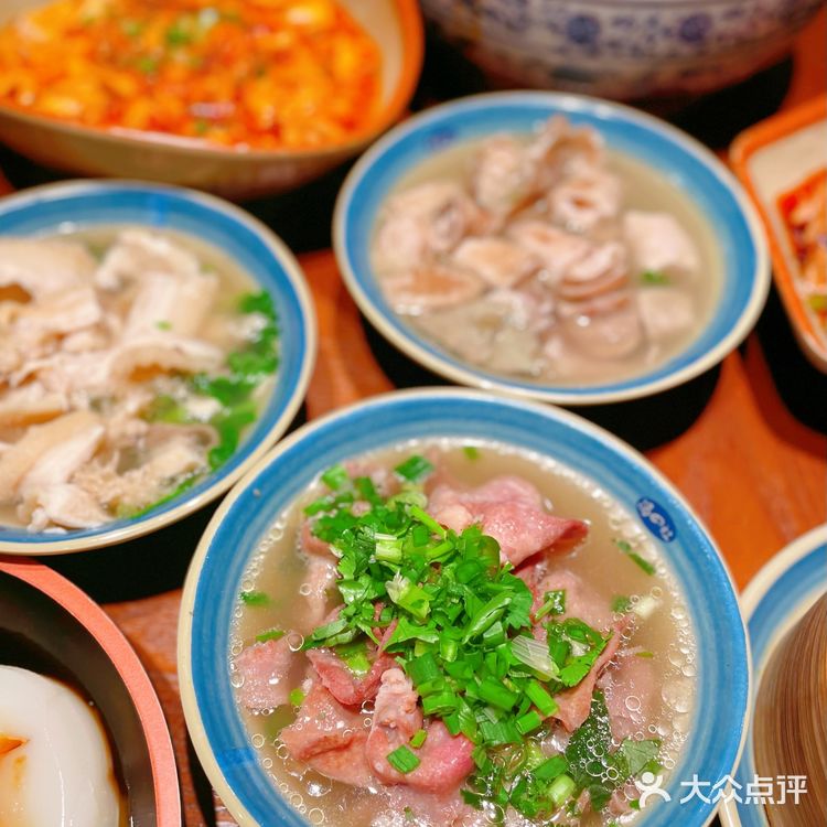 车公庙又多了家川菜小馆冯四孃跷脚牛肉