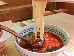爱吃酸菜牛腩米粉-三两粉(深圳南山桃园店)