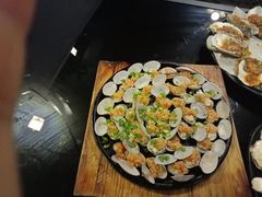 -何师烧烤·香辣蟹·川菜·30年老品牌(太古里旗舰店)