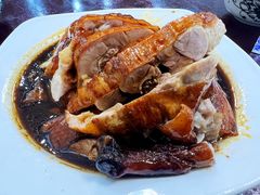 招牌烤鸭-余杨鸭鸭餐厅