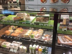 面包甜点陈列柜-星巴克臻选(上海长风大悦城店)