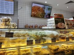 面包甜点陈列柜-白玉兰食品甜凤店(合生汇店)