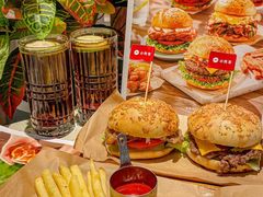 -必胜客(WOW中心城店)