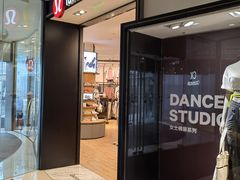 -lululemon(上海浦东IFC店)
