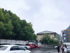 -嘿哟动霸CHUA·新潮玩运动娱乐中心·蹦床滑冰团建乐园