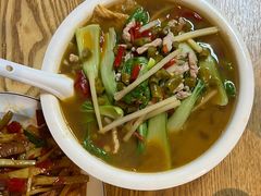 -牛八宝桂林米粉(八里庄店)