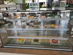 面包甜点陈列柜-半山半岛洲际度假酒店·观海廊