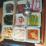 这次吃群光广场店。直升电梯至九楼，出来入目就是门店