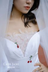 -Lady  Jane高端婚纱礼服馆