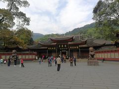 -峨眉山报国寺