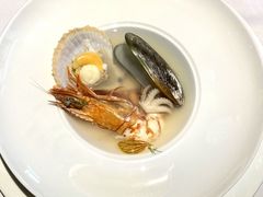 翡翠青口贝及黑虎虾海鲜清汤-王品牛排(珠海富华里店)