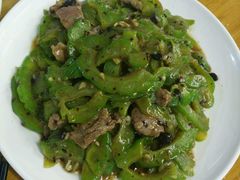 凉瓜炒牛肉-聚丰农庄