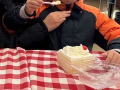 -红宝石·鲜奶小方·海派西点房(南丹店)