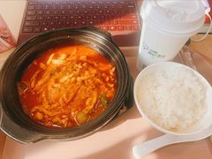 鸡肉砂锅饭-北大家园食堂