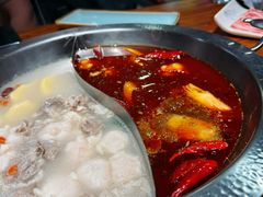 -东巴婆婆云南鱼豆花火锅(大东门店)