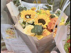 -何兮花店·气球派对鲜花店(马桥银春路万科城店)