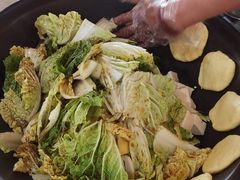 -粘豆包柴火铁锅炖