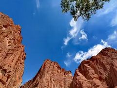 -天山神秘大峡谷