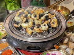 -围炉肉舍•炭烤活鳗•丹东海鲜烤肉(步行街店)