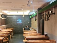 -万记麻辣烫国展总店