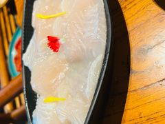-老牌坊云南鱼豆花火锅(爱建店)