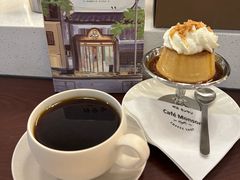 -Café Monson
