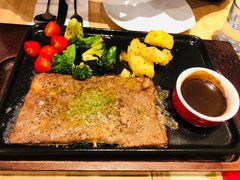 -必胜客(WOW中心城店)