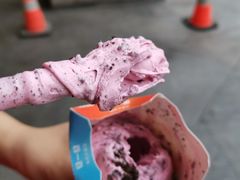 红提西班牙口味麦旋风-麦当劳(杭州西湖银泰百货店)