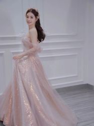 点击看大图 -Renee芮亦婚纱