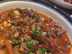 -帅巴人舅母子腊蹄民俗村