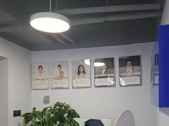 -视野联行眼镜•蔡司•依视路(温江店)