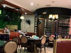 大堂-醉美东江·三文鱼·烧鸡公