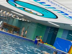 -Swim斯卫姆国际儿童游泳中心(红博中央公园店)