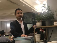 -港丽餐厅(高德置地店)