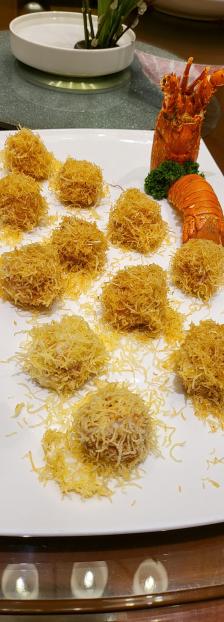 浣花锦绣(杜甫草堂店)-"老牌的馆子,现在慢慢在复苏中. 门口停.