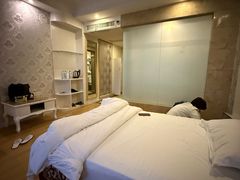 -柏纳酒店(百色起义纪念园解放街店)