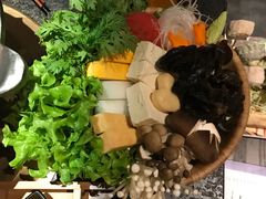 -湊湊火锅·茶憩(新中关购物中心店)