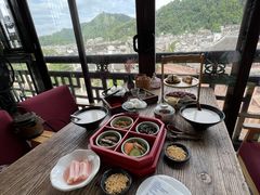 靠窗位-上席擂茶·新中式青年茶馆(古城店)
