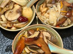 -菌自由丨野生菌火锅特色庭院餐厅(丽江古城店)