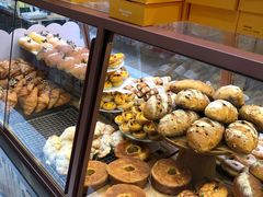 扁桃仁白巧多纳圈-多乐之日(颐堤港店)