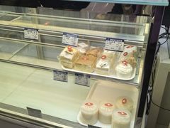 -白玉兰食品甜凤店(合生汇店)