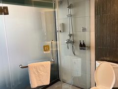 -昆明朗威酒店(昆明站火车站双桥夜市风情街店)