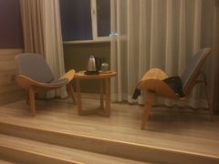 -西安大雁塔科技大学地铁站亚朵酒店