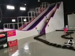 -嘿哟动霸CHUA·新潮玩运动娱乐中心·蹦床滑冰团建乐园