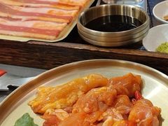 -围炉肉舍•炭烤活鳗•丹东海鲜烤肉(步行街店)