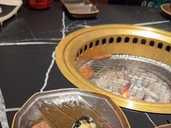 -山川小町·极番烧肉(新地假日广场店)