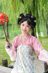-两间半汉服工作室(平江路店)